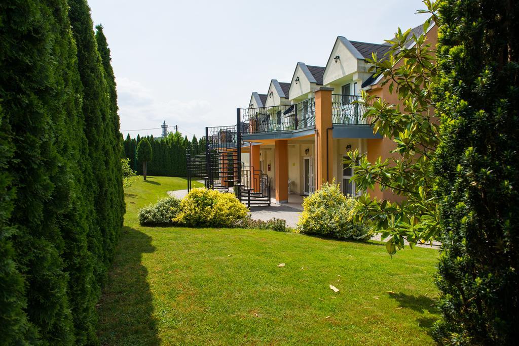 Idill hotel - felnőttbarát hotel Cserszegtomaj Exterior foto
